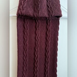 Elegant Burgundy Cable Knit Scarf